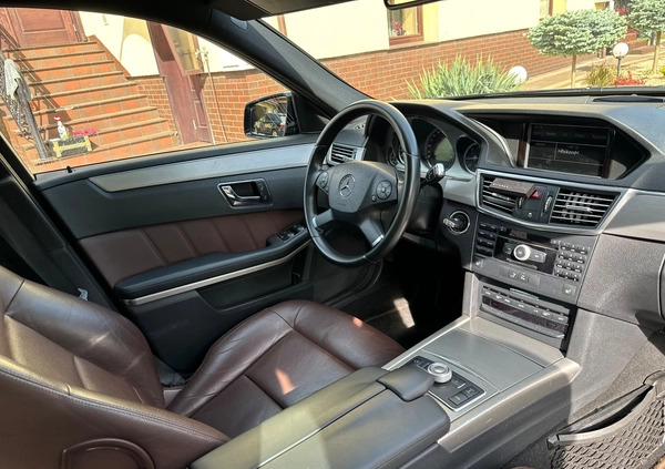 Mercedes-Benz Klasa E cena 43500 przebieg: 302637, rok produkcji 2009 z Wiązów małe 742